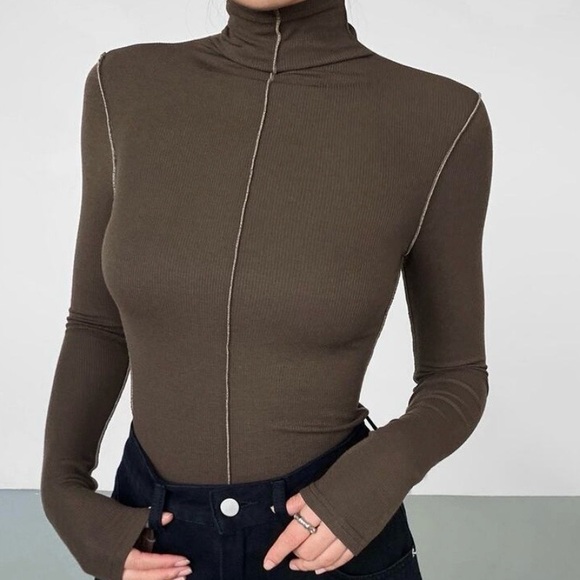 NWOT Commense Long Sleeve Turtleneck Top - Picture 2 of 4